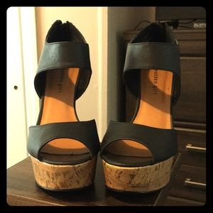 PRICE⬇️‼️Madden Girl Platform Wedges Size 7.5